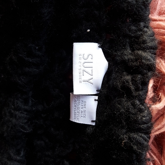 Vintage Knit Poncho Black OS - Picture 3 of 3